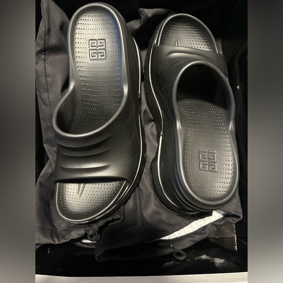 Givenchy Marshmallow wedge sandals in rubber - Picture 4 of 6